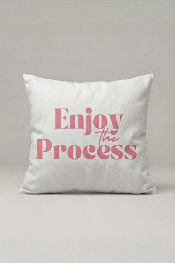 Pembe Enjoy The Process Yazılı Kırlent Kılıfı 243 – Enjoy Process Tasarım 45x45 cm ürün görseli 1