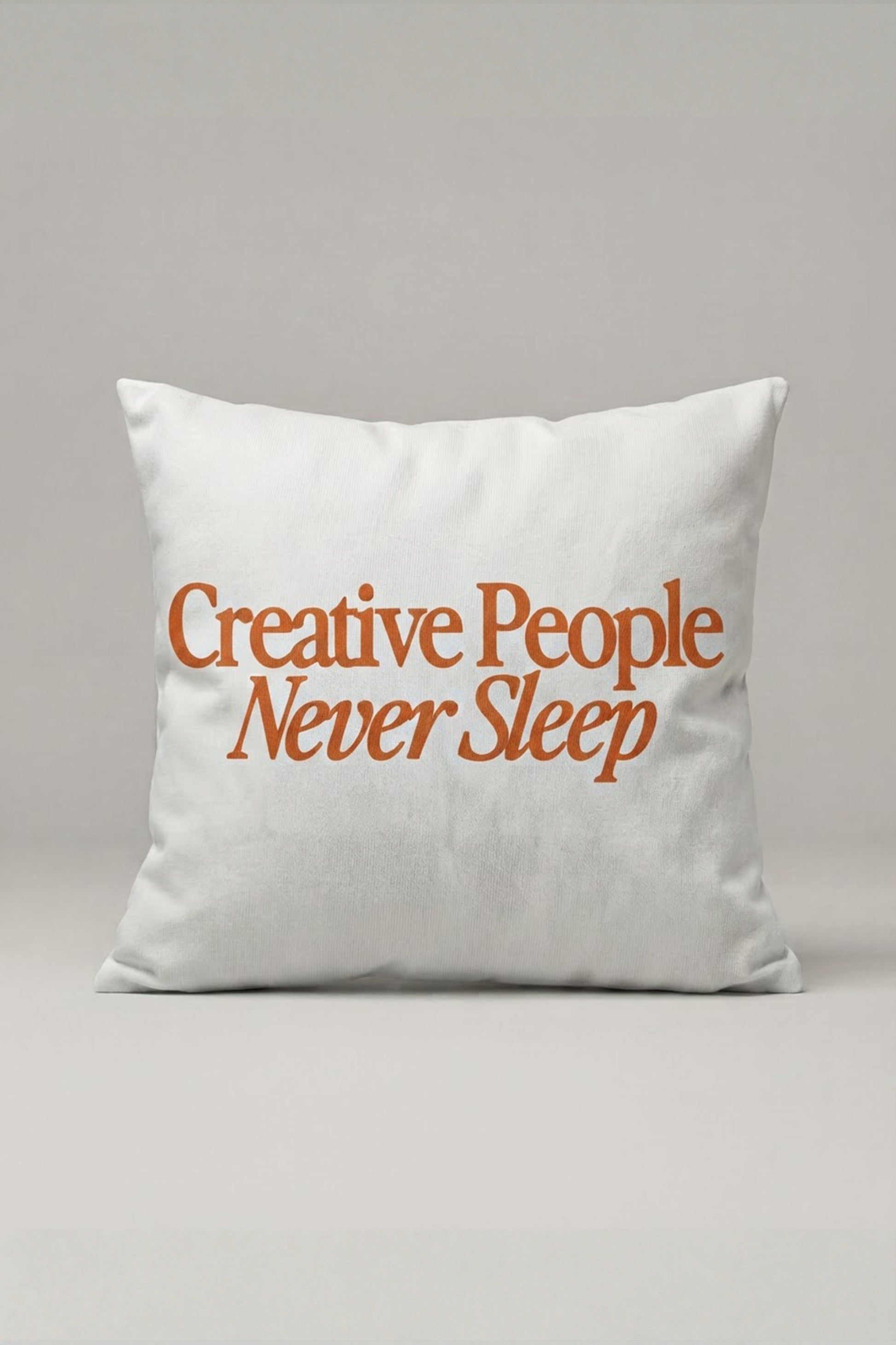 Krem Creative People Never Sleep Yazılı Kırlent Kılıfı 266 – Creative People Tasarım 45x45 cm ürün görseli 1