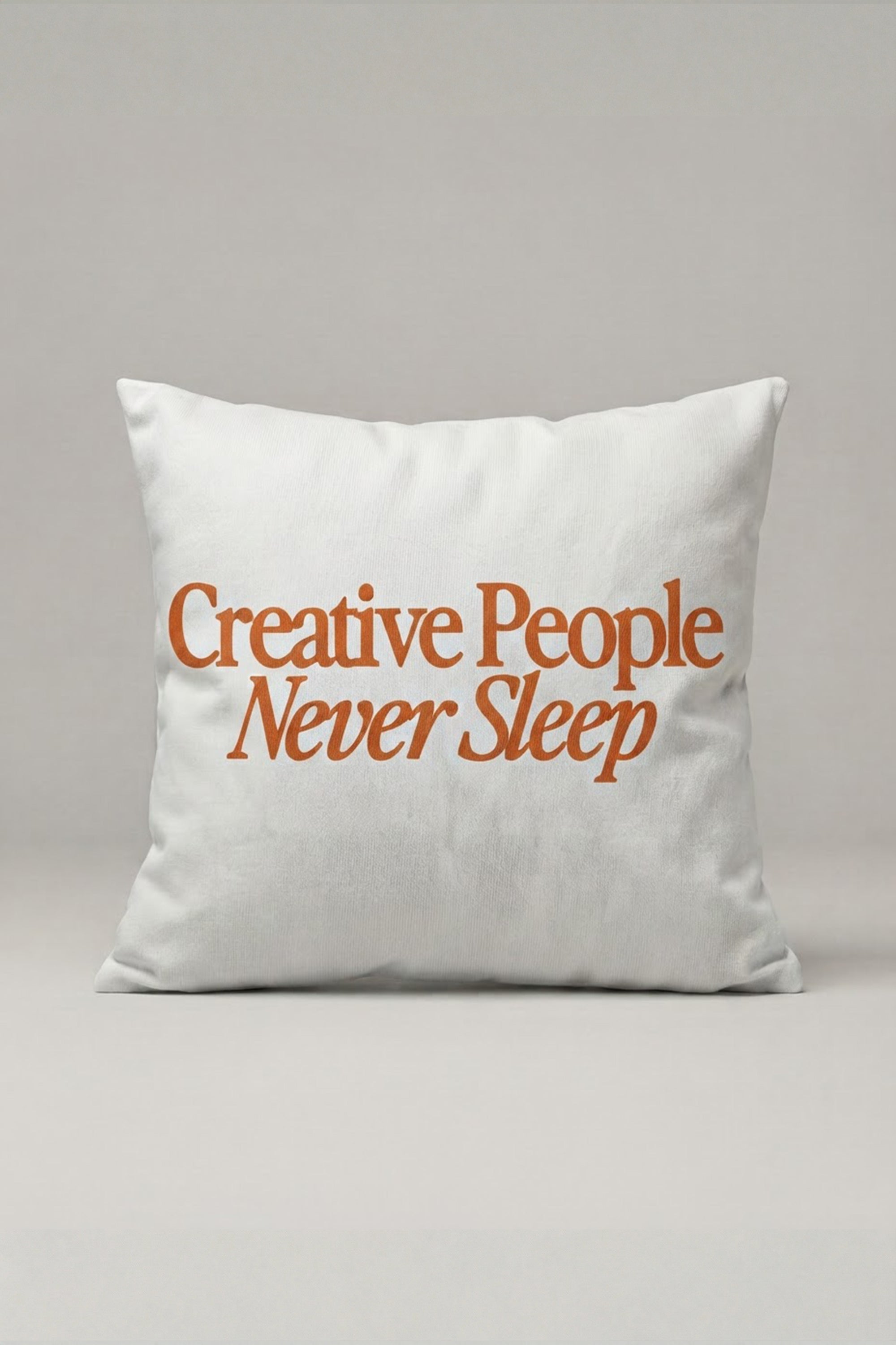 Krem Creative People Never Sleep Yazılı Kırlent Kılıfı 266 – Creative People Tasarım 45x45 cm ürün görseli 1