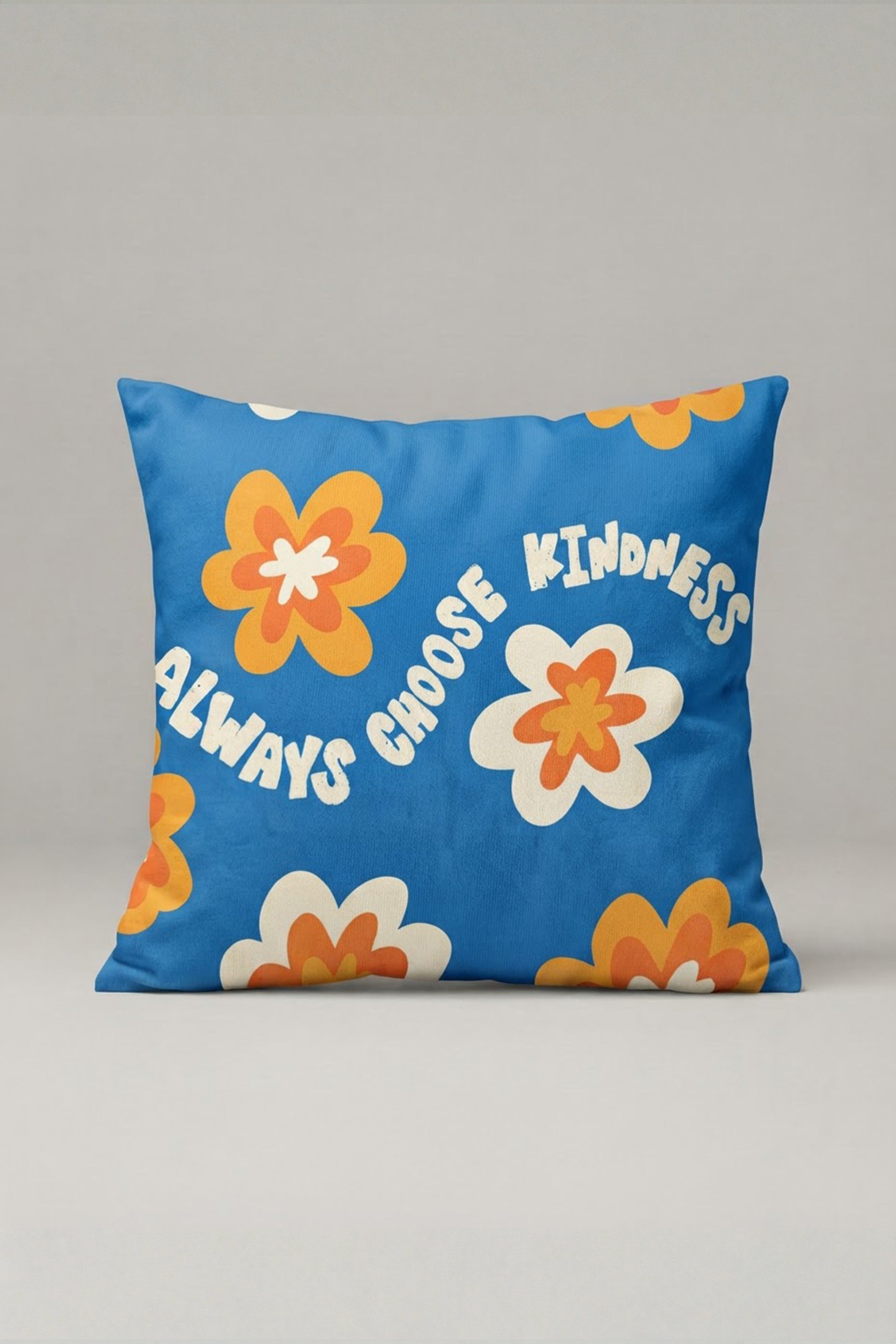 Mavi Turuncu Çiçekli More Kindness Yazılı Kırlent Kılıfı 274 – Kindness Flowers Tasarım 45x45 cm ürün görseli 1