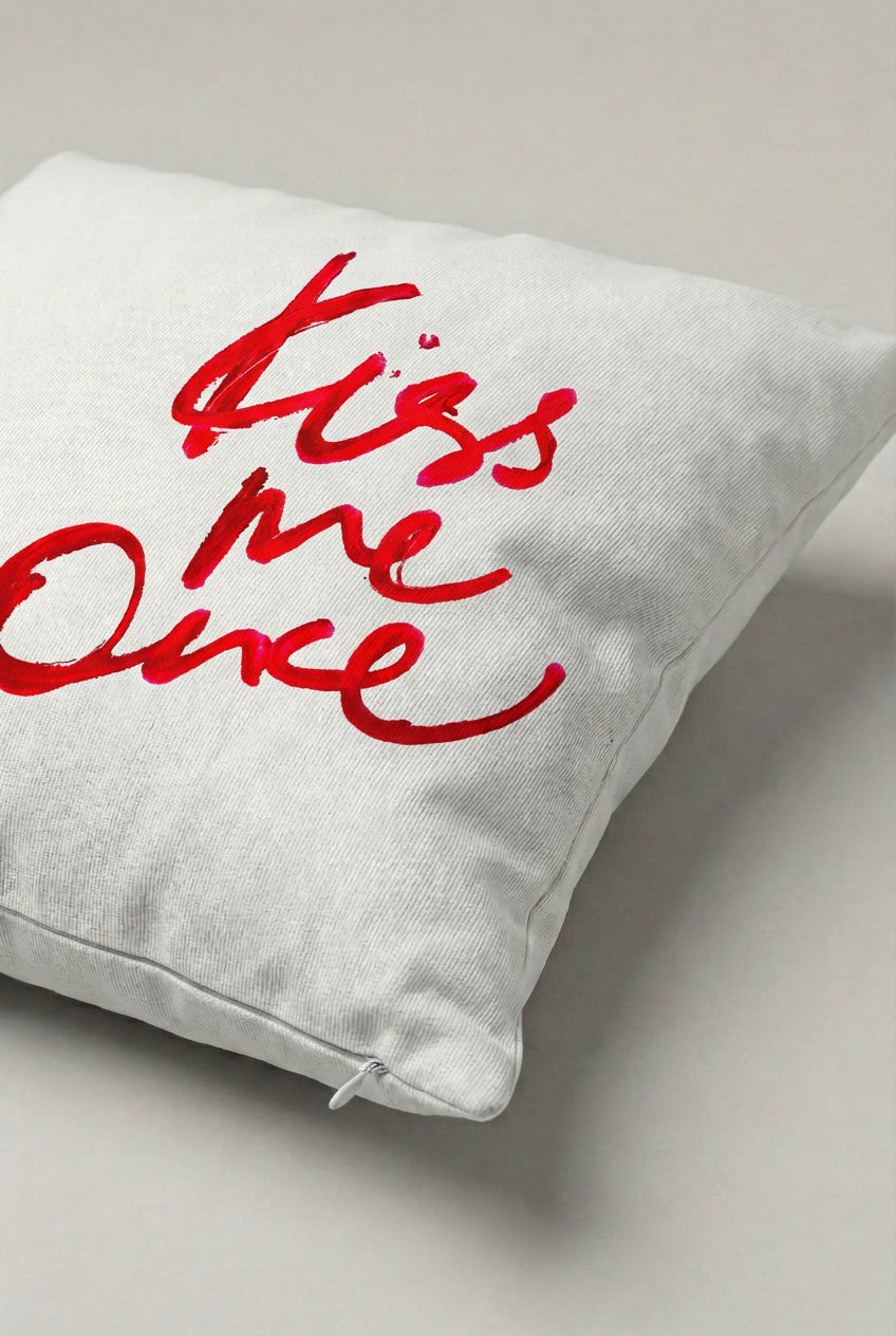 Kiss Me Once Yazılı Kırlent Kılıfı 278 – Kiss Me Once Tasarım 45x45 cm ürün görseli 2