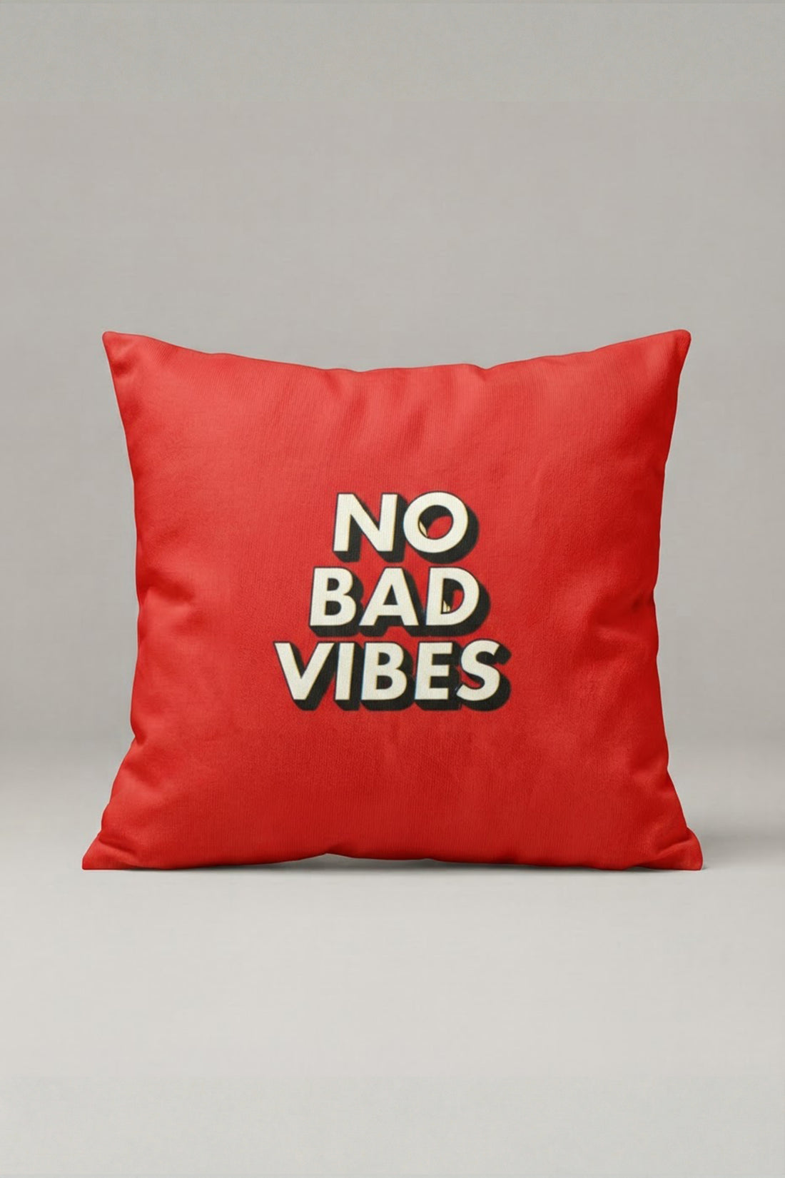 Kırmızı No Bad Vibes Yazılı Kırlent Kılıfı 296 – No Bad Vibes Red Tasarım 45x45 cm ürün görseli 1