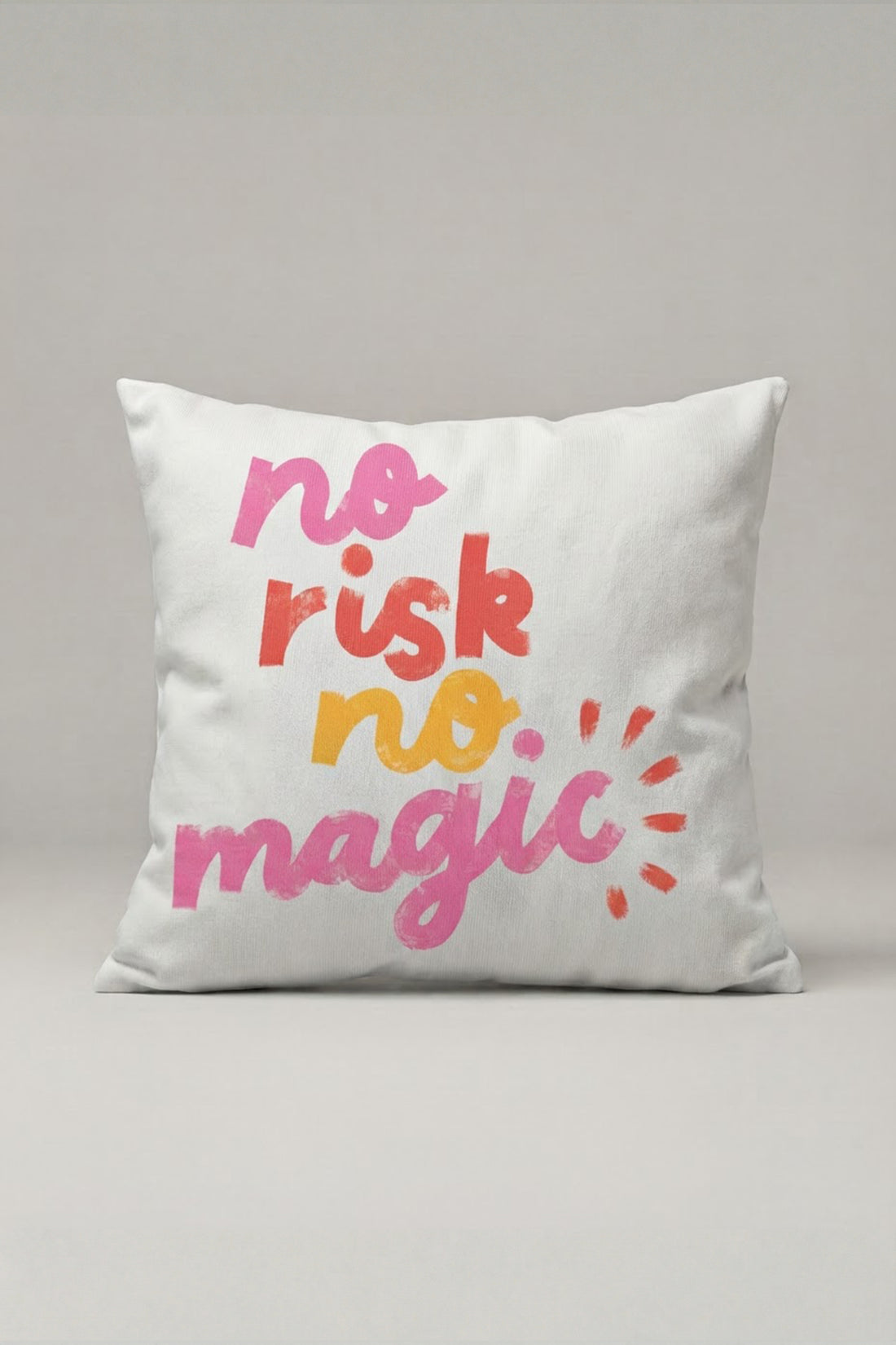 Pembe Turuncu No Risk No Magic Yazılı Kırlent Kılıfı 320 – Magic Statement Tasarım 45x45 cm ürün görseli 1