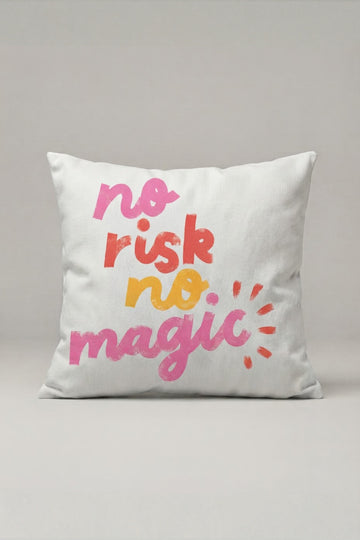 Pembe Turuncu No Risk No Magic Yazılı Kırlent Kılıfı 320 – Magic Statement Tasarım 45x45 cm ürün görseli 1