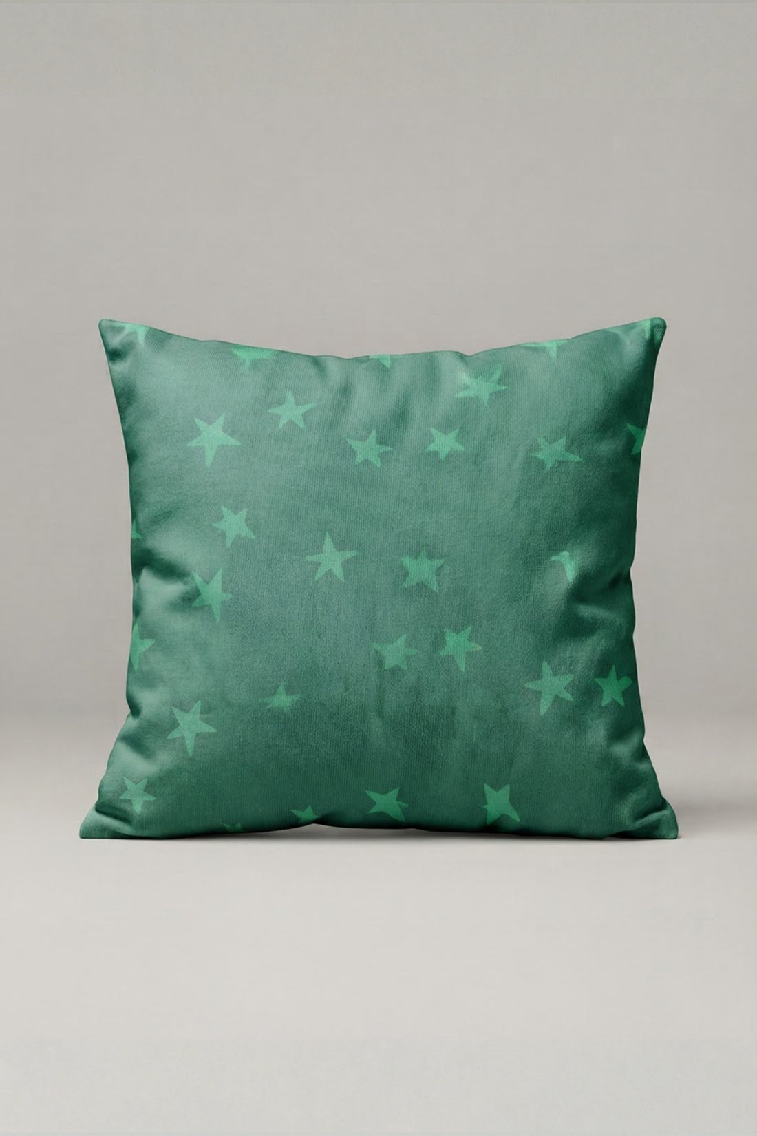 Yeşil Tonlu Yıldız Desenli Kırlent Kılıfı 321 – Mint Stars Tasarım 45x45 cm ürün görseli 1