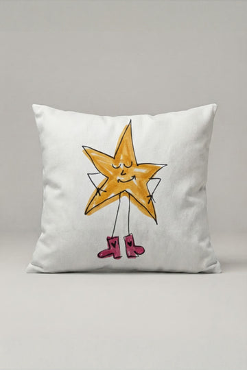 Sarı Yıldız Karakterli Kırlent Kılıfı 325 – Little Star Tasarım 45x45 cm ürün görseli 1