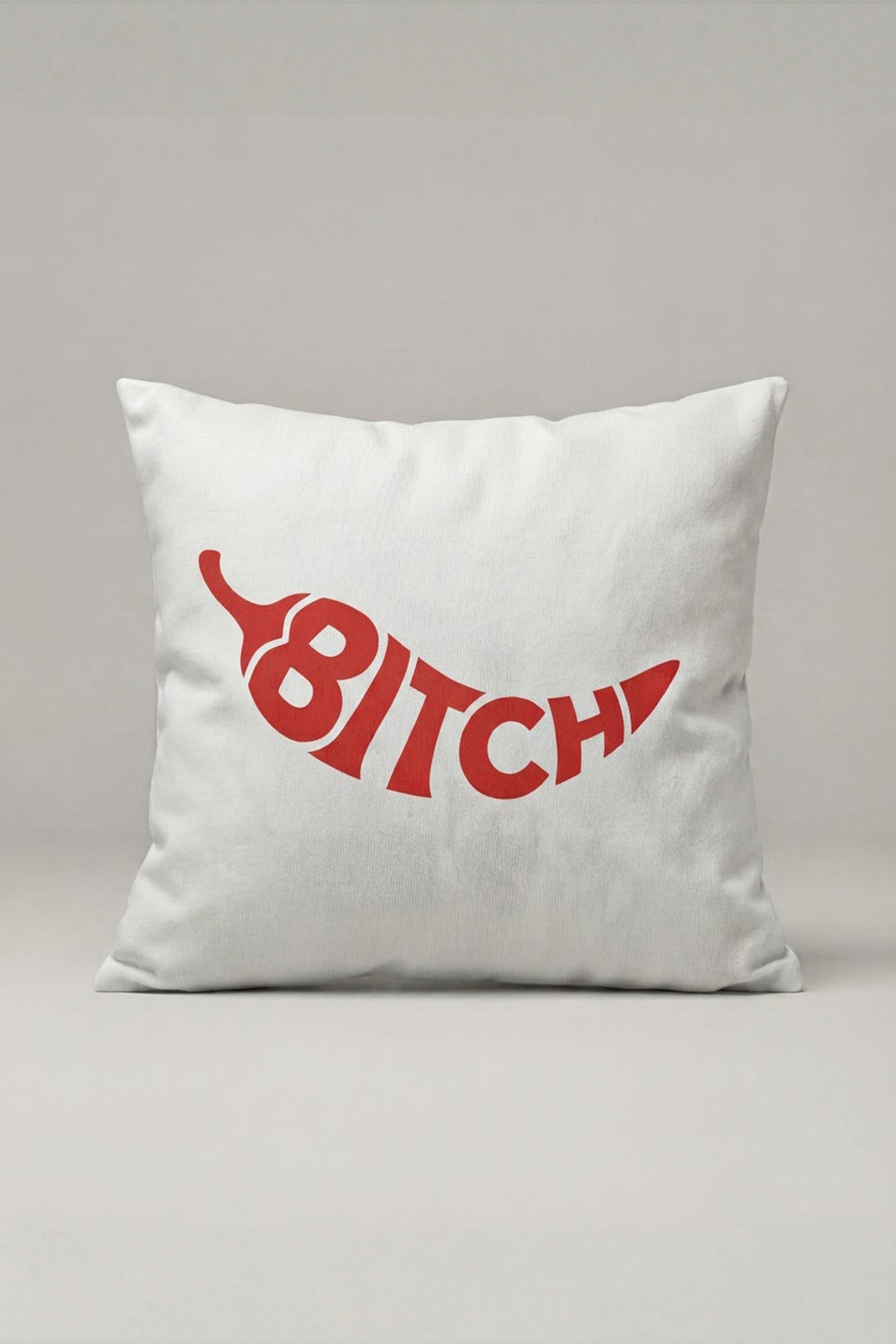 Kırmızı B*tch Yazılı Pop Art Desenli Kırlent Kılıfı 328 – Bold Attitude Tasarım 45x45 cm ürün görseli 1