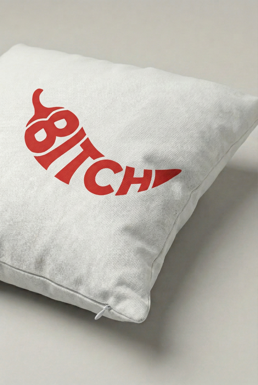 Kırmızı B*tch Yazılı Pop Art Desenli Kırlent Kılıfı 328 – Bold Attitude Tasarım 45x45 cm ürün görseli 2