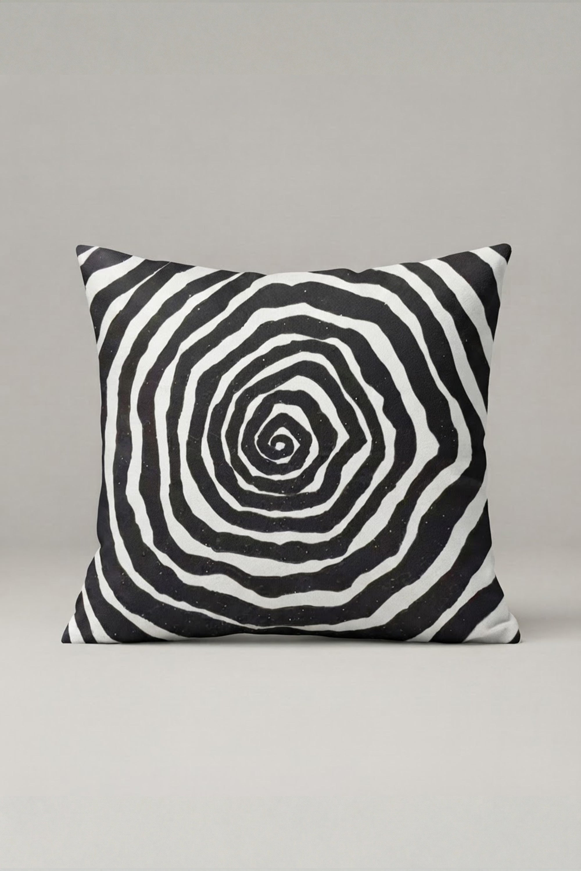 Siyah Beyaz Hipnotik Spiral Desenli Kırlent Kılıfı 330 – Hypnotic Spiral Tasarım 45x45 cm ürün görseli 1