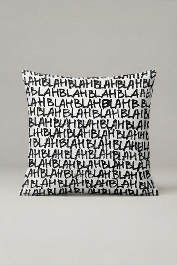 Siyah Beyaz Blah Yazılı Kırlent Kılıfı 331 – Blah Pattern Tasarım 45x45 cm ürün görseli 1