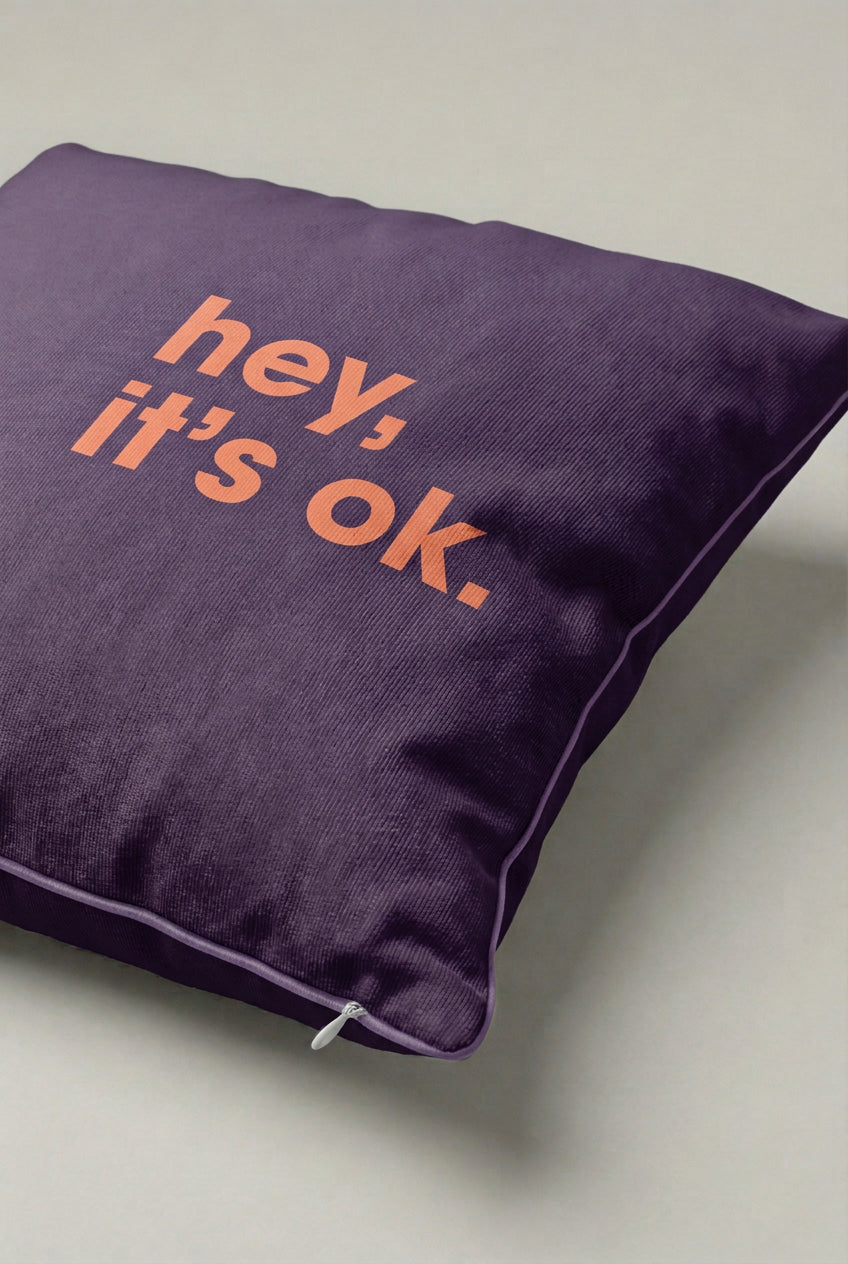 Mor Hey It's Ok Yazılı Kırlent Kılıfı 343 – Hey Its Okay Tasarım 45x45 cm ürün görseli 2